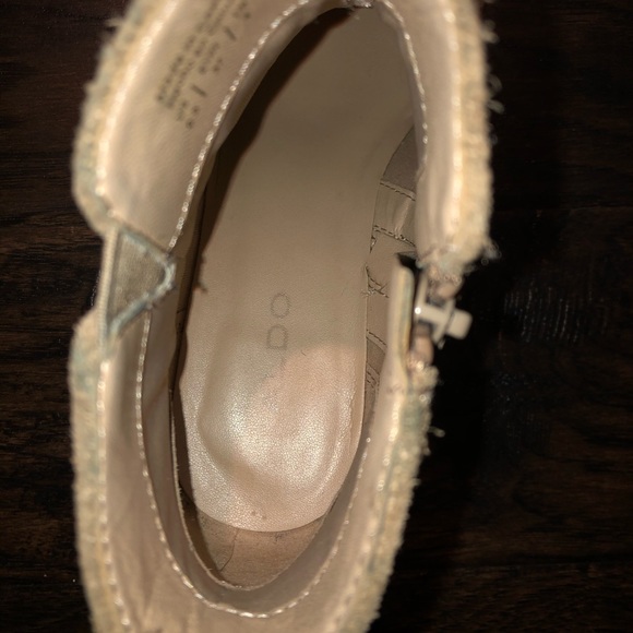 Tan ALDO ankle booties - Picture 6 of 8